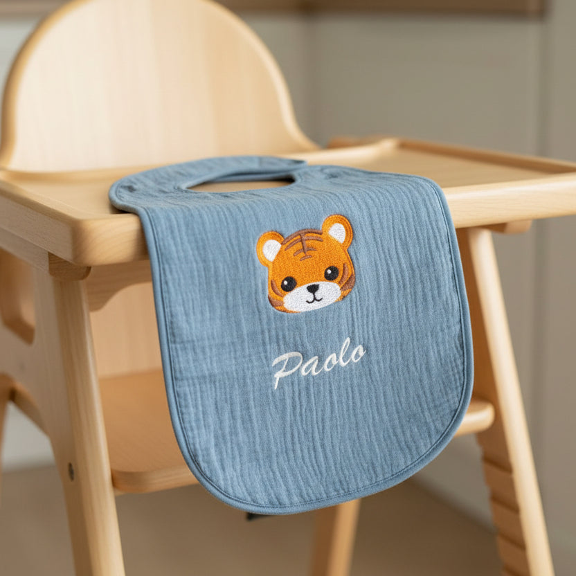 Bavaglino con ricamo