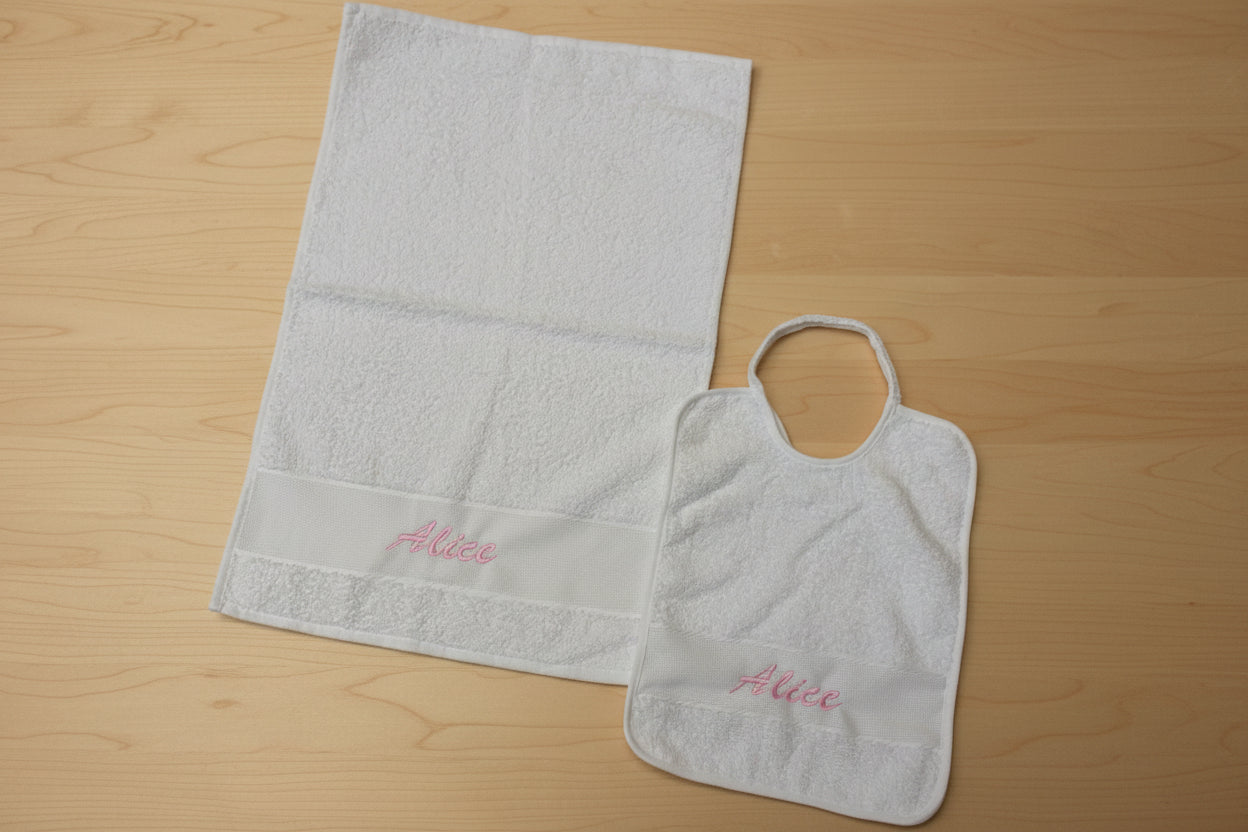 Set asilo personalizzato: asciugamanino & bavaglino
