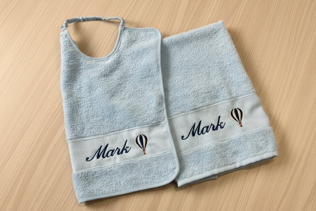 Set asilo personalizzato: asciugamanino & bavaglino